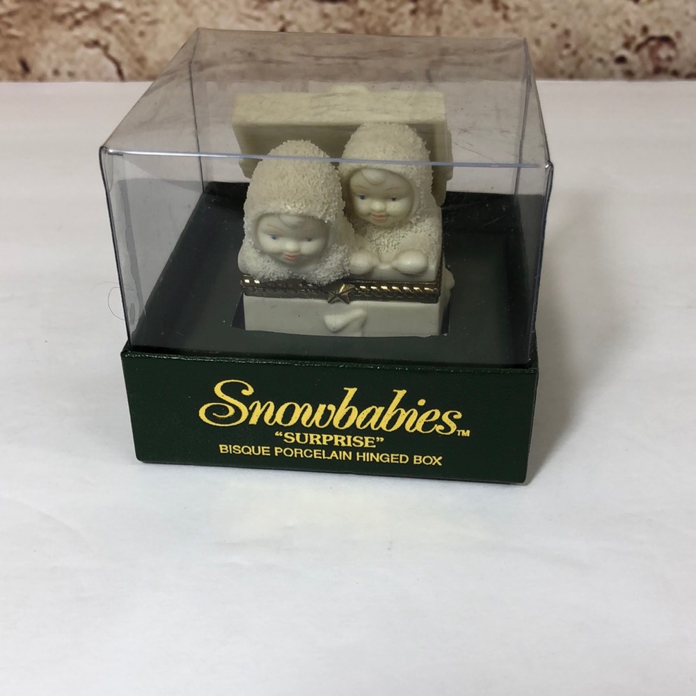 Dept 56 Snowbabies “Surprise” Porcelain Box - Picture 9 of 10